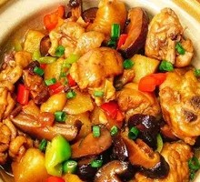 Stewed Chicken Rice in Pot