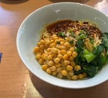 Spicy Pork Sauce Noodles with Peas