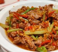 Stir-Fried Beef with Yellow Onion