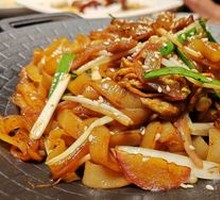 Dry-Fried Beef Rice Noodles