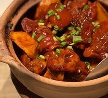 Aunt's Braised Pig Trotters