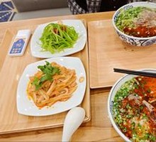 Beef Bone Soup Noodles with Large Beef Pieces