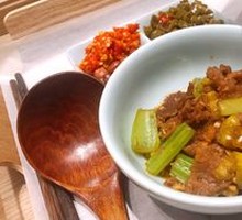 Stir-Fried Beef with Yellow Onion