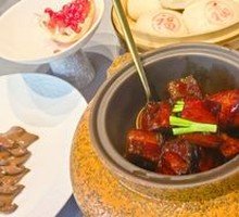 Two-Headed Black Pig Pork with Red Seal Steamed Bun