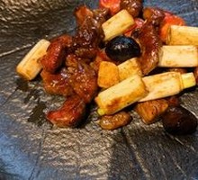 Black Garlic and Tender Beef Cubes