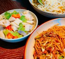 Quzhou Special Meat Thread Stir-Fried Noodles