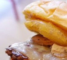 Beef Cheese Mushroom Burger