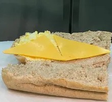 Aromatic Tuna Sandwich
