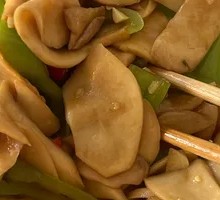 Green Pepper and King Oyster Mushroom Stir-fry