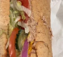 Aromatic Tuna Sandwich
