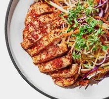 Spicy and Numbing Chicken Fresh Vegetable Buckwheat Noodle Energy Bowl New Product