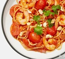 Pan-fried Shrimp with Tomato and Cashew Italian Pasta