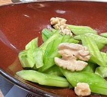 Pepper Oil Cucumber with Almonds