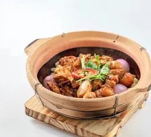 Stir-fried Free-range Chicken Pot