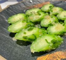 Garlic Stir-Fried Zucchini