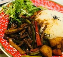 Black Soy Sauce Beef Rice Noodles