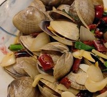 Spicy Stir-Fried Clams