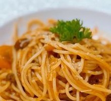 Traditional Italian Meat Sauce Pasta