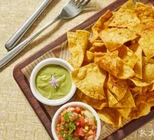 Mexican Tortilla Chips with Tomato Salsa