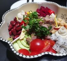 Avocado Beef Super Salad Bowl