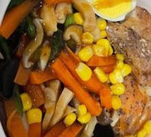 Chicken and Beef Mixed Grain Bowl