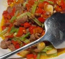Stir-fried Yellow Beef with Camellia Oil