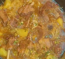 Stewed Goose in Iron Pot