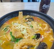 Pig's Skin and Sausage Noodles