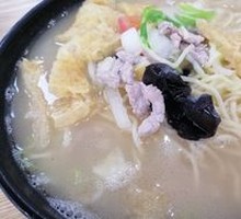 Pig Skin Noodles with Pork Shreds