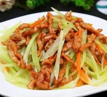 Stir-fried pork and lettuce strips