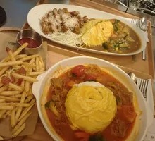 炸猪排风暴芝士咖喱蛋包饭