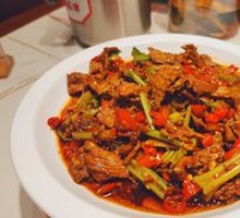 Stir-Fried Beef with Yellow Onion