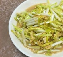 Garlic Shoots Stir-Fried with Eggs