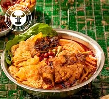 Signature Golden Crispy Pork Trotter Luosifen