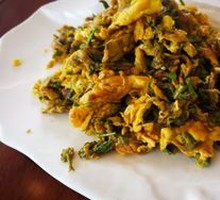 Fragrant Toona Sinensis Stir-Fried with Eggs