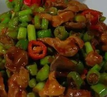 Stir-Fried Chicken Offal with Leeks