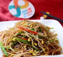 Bean Sprout Stir-Fried Noodles