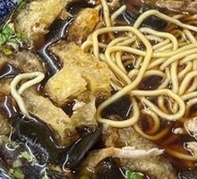 Pig's Skin Noodles with Pork and Black Mushroom