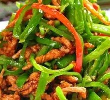 Green Pepper and Tofu Skin Stir-Fry with Pork Strips