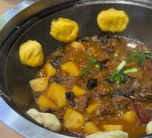 Stewed Chicken with Mushrooms in Iron Pot