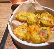 Spiced Fried Chicken with Crab Roe Cheese Sauce