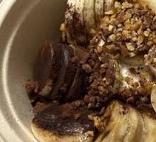 Banana Chocolate Almond Greek Yogurt Oatmeal