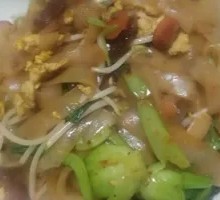 Snow Cabbage and Pork Stir-fried Rice Noodles
