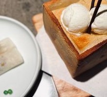 Bread Meets Ice Cream