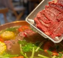 Yunnan Sour Cabbage Beef Hot Pot