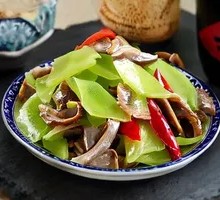 Bamboo Shoots Stir-Fried with Pig's Tripe