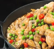 Black Pepper Noodles with Frog Legs