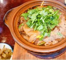 Braised Pork Intestines in Clay Pot