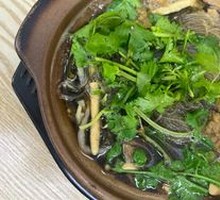 Crispy Pork in Clay Pot