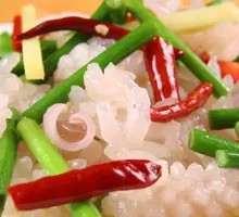 Stir-fried Garlic Shoots with Squid Blossoms